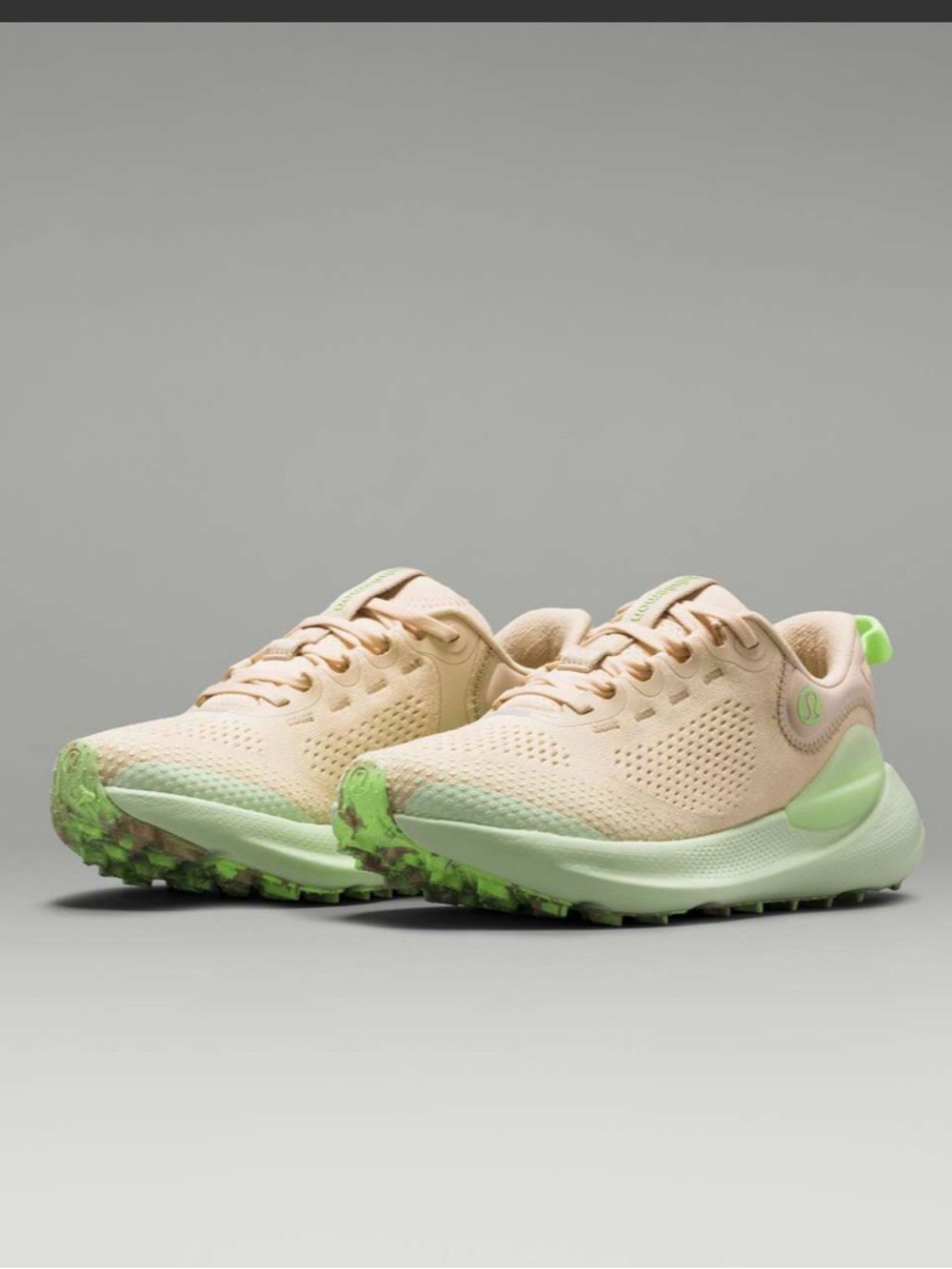 Lululemon Beyondfeel woman’s trail running shoe
